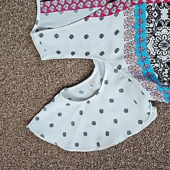 Top - Picture 5 of 16